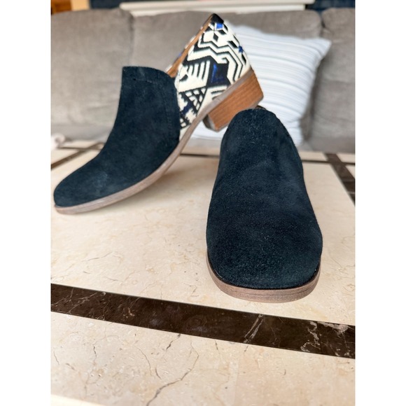 Toms Shoes - TOMS Women's‎ Embroidered Slip On Boots Shoes Black White Blue Size 7
